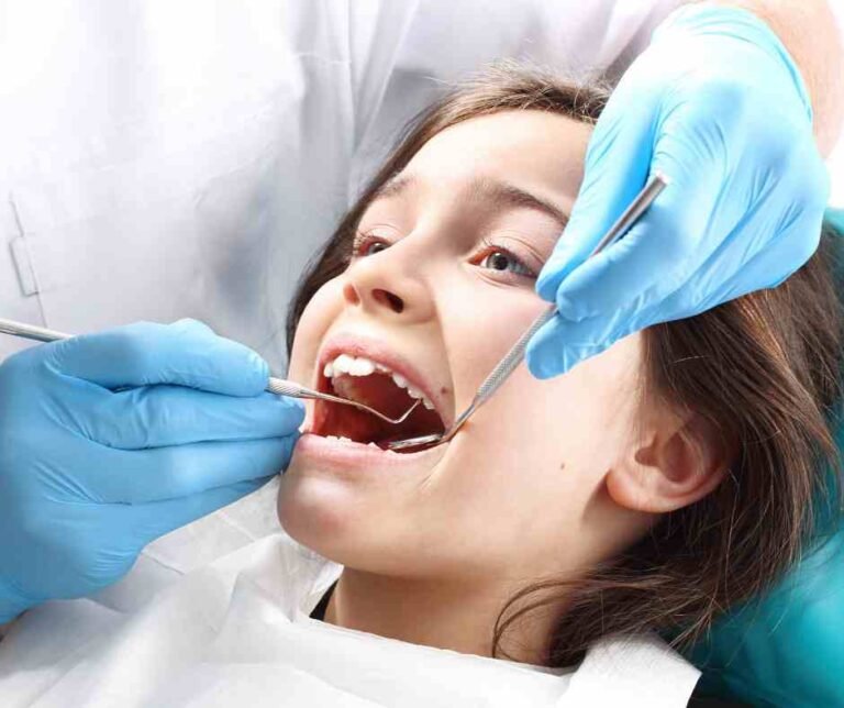 Limpieza dental profesional para desinflamar las encías